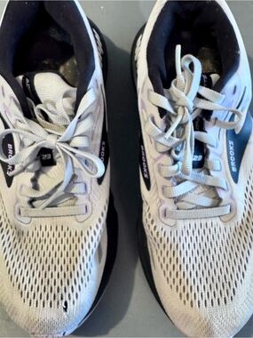 Women’s Brooks shoes, size 8.5, gray w black/purple accents